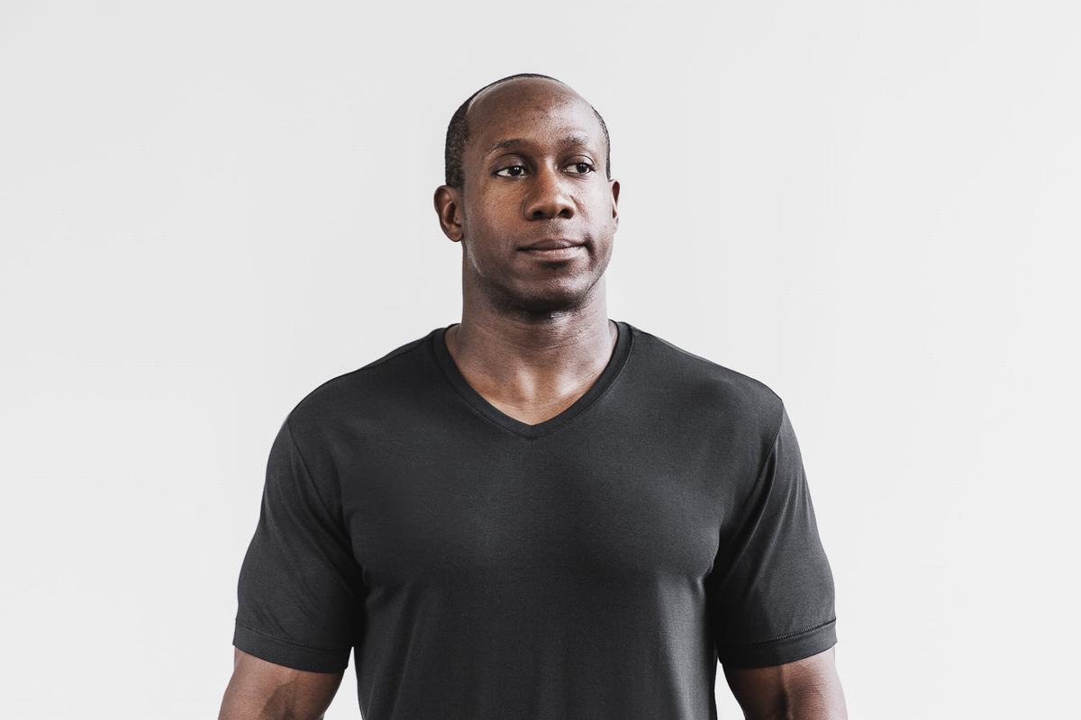Nobull Lightweight V-Neck T-shirts Heren Zwart | 197326-AQL