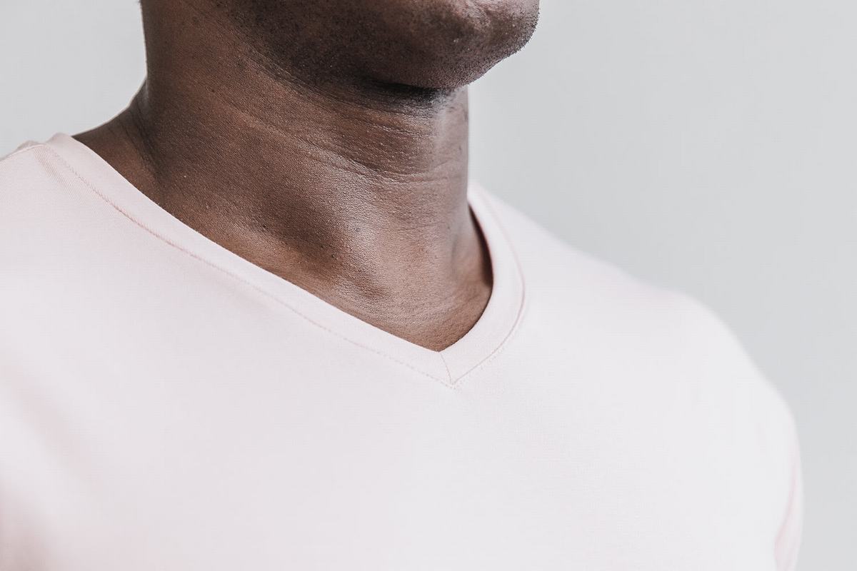 Nobull Lightweight V-Neck T-shirts Heren Roze | 435172-CFK