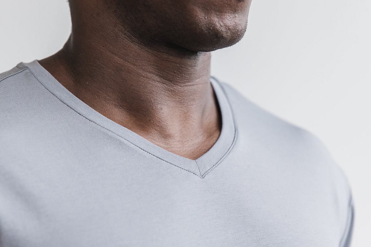 Nobull Lightweight V-Neck T-shirts Heren Donkergrijs | 794216-CSH
