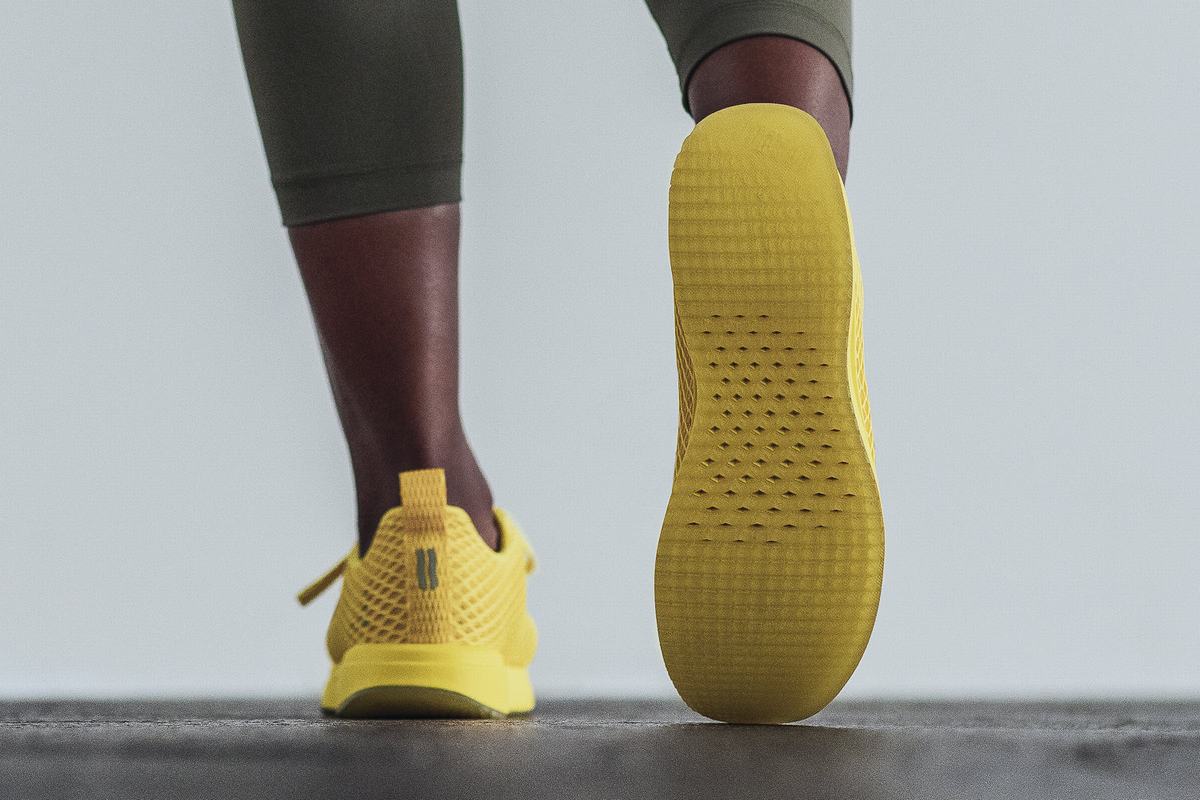 Nobull Mesh Runner Loopschoenen Dames Geel | 627490-LNG
