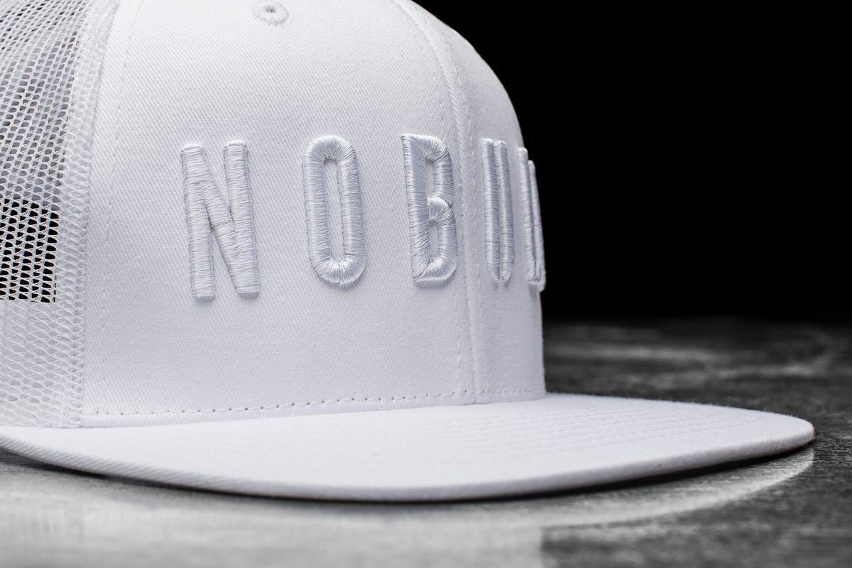 Nobull Platte-Brim Trucker Hoeden Heren Wit | 935061-OUS