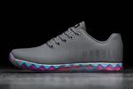 Grijs